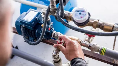 Wasserleitungen mit periodische, thermische Desinfektion gegen Legionellenbefall