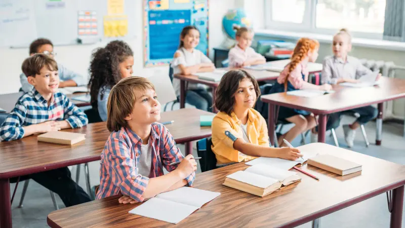 Kinder in einer NGRS gesicherten Schule