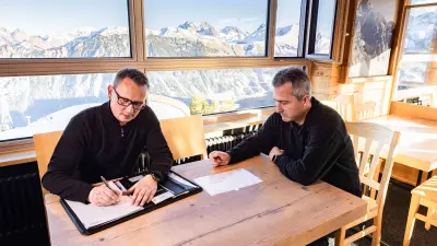 Bosch associates Michel Huger (left) and Roland Simion at work in the restaurant at the summit station of the Fellhornbahn Oberstdorf cable car.