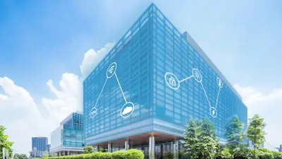 Außenansicht modernes Bürogebäude mit digitaler Vernetzung