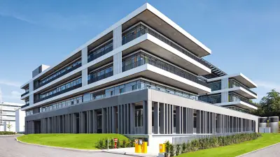 Exterior view of the atrium of the Robert Bosch Hospital