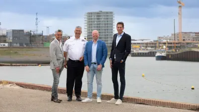 Glenn Brouwer von BrainCreators, Cees Duvekot, Hafenmeister of The Hague, Ferry Ditewig and Niels van Doorn of Bosch Energy and Building Solutions