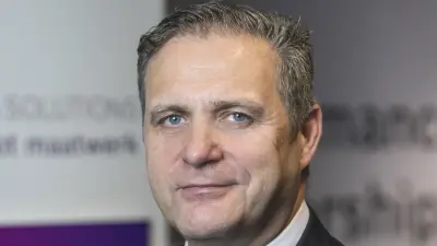 Portrait of Freek Vermeulen. He serves airports as a Bosch program manager