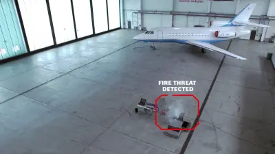 Test setup, camera captures fire development in an aircraft hangar