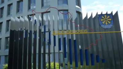 Bildausschnitt des Verwaltungsgebäudes des Landratsamts Bodenseekreis 