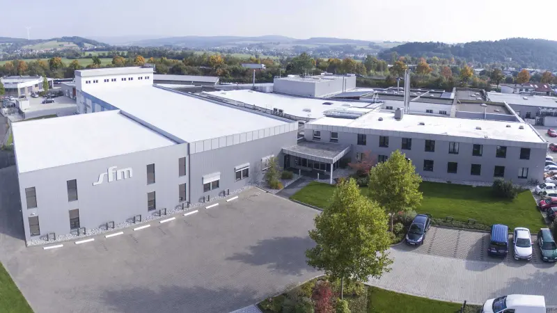 Luftansicht des Gebäudes der sfm medical devices GmbH