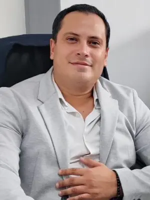 Enrique Gilbert - Industrial Pesquera Santa Priscila'da BT Yöneticisi